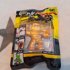 New In‎ Package DC Heroes of Goo Jit Zu Minis Rare Gold Armor Aquaman Superhero